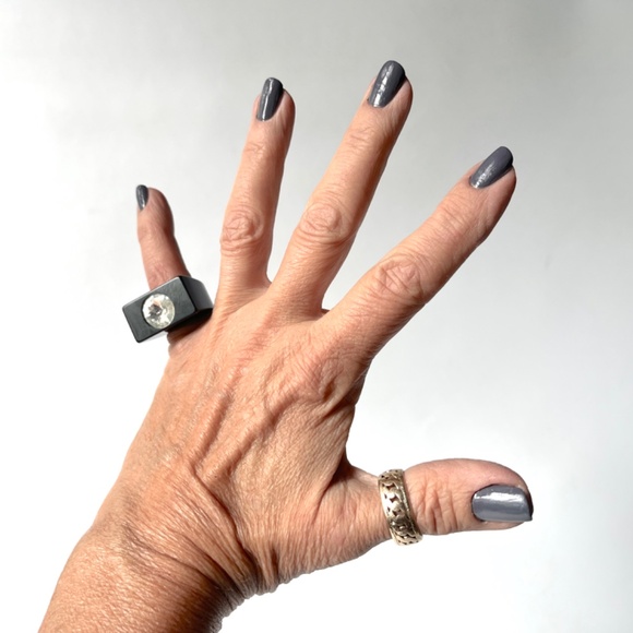 Vintage Size 5.75 Lucite Black Ring Rectangular Flat Top Rhinestone Geometric - Picture 13 of 14